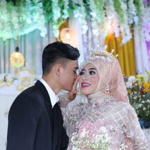 Dewi Yulianti profile icon