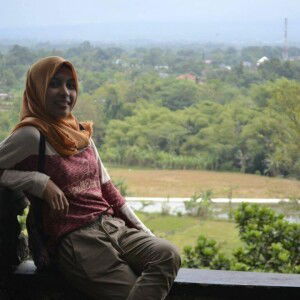 Tri Wahyuni profile icon