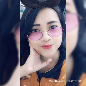 Novia Wati profile icon