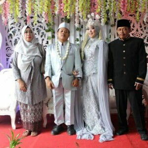 Erni Widiya profile icon