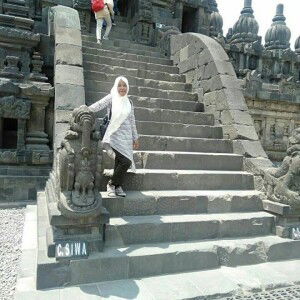 Risqy Budiarsih profile icon