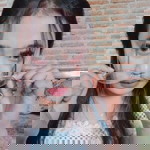 Riris Rinata Sari profile icon