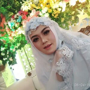 Iis Nawati profile icon