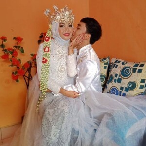 Dhewy Sastra Dipura profile icon