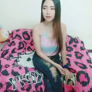 สมศรี ยืนจับหมีอยู่กลางนา profile icon