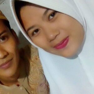 Sri Selly / Ari Setiawan profile icon