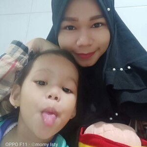 Momy Zahidah profile icon