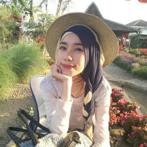 Resti Tryfani profile icon