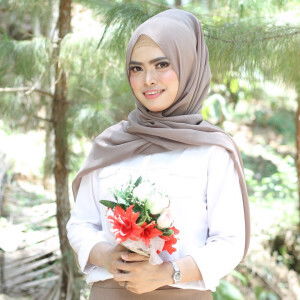 Listiani Hasnaa Haura profile icon