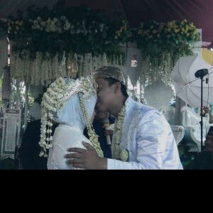 Linday Adriani profile icon