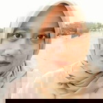 Reni Astuti profile icon