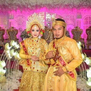 Astuti Lahay profile icon