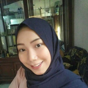 Een Komariah profile icon