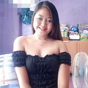 Eliza Estrecho Leona profile icon