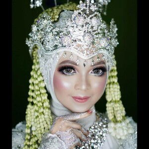 Rina Astuti profile icon