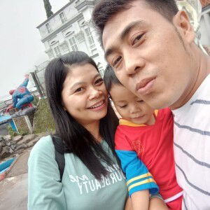 Lilik Wahyu Indah profile icon