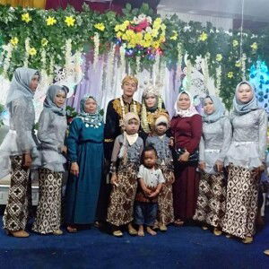 Dewi Anisa profile icon