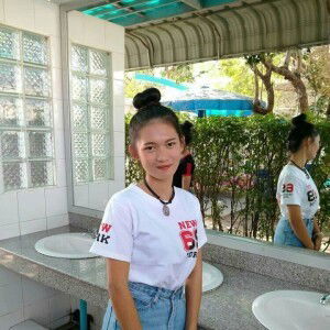 พลอย 'นิละ profile icon