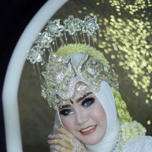 Angie Indrayani Eska profile icon