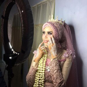 Tiwi Twileth Putri profile icon