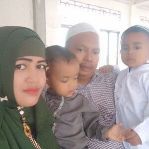 Ayu Zuniar profile icon