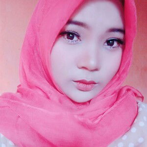 Chee Hyoona profile icon