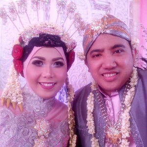 Dwi Tiani Tia profile icon