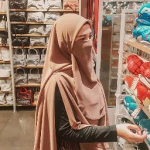 riska yuliana profile icon