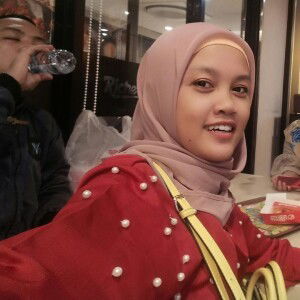 Ratri Saputri profile icon