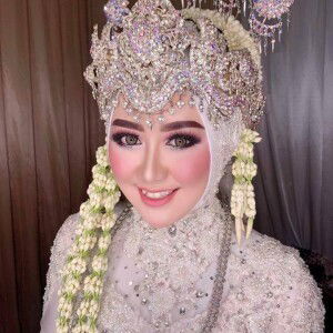 N'tii Ratiiningsih profile icon