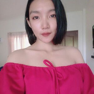 Chompunuch Daungfuang profile icon