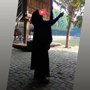 Tuti Veptiani profile icon