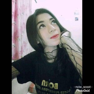 Sri Wahyuni profile icon