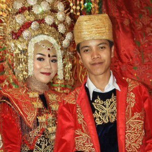 Titin Rahmadani profile icon