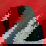 E S profile icon