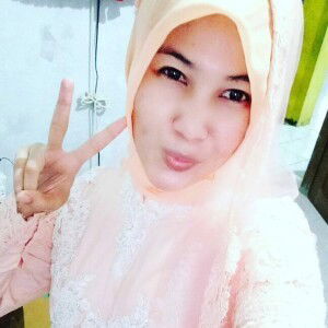 Dewi Komalasari profile icon