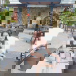 Naomi Fernandez profile icon