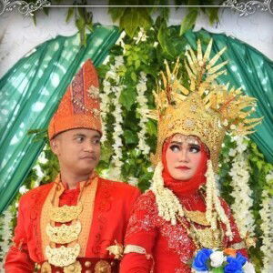 Reni Kurniawati profile icon