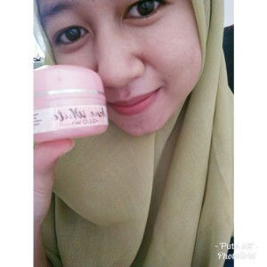 Putri AR Theraskin profile icon