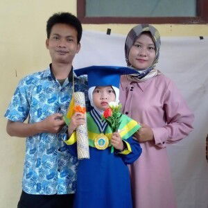 Fitrianti profile icon