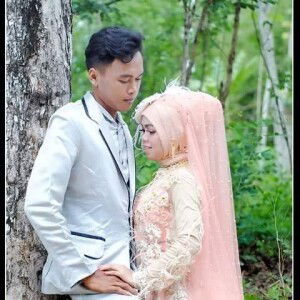 Erna Lestary profile icon