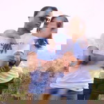 Astuti Sari profile icon