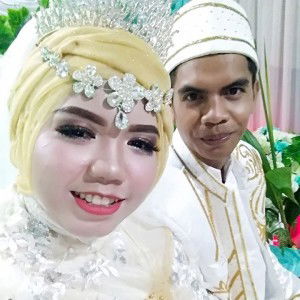 April Lhia profile icon