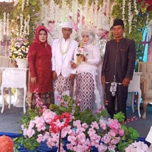 Yuli Yuliani profile icon