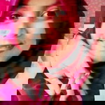 Vevi Andriviani profile icon