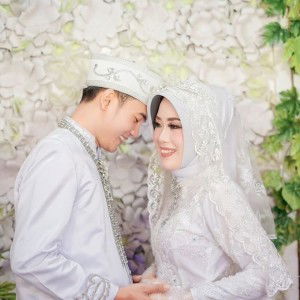 Dewi Giovani profile icon