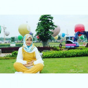 Elis triyani profile icon