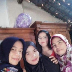 Nensy Holan profile icon