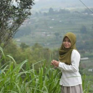 tri sari rahmawati profile icon