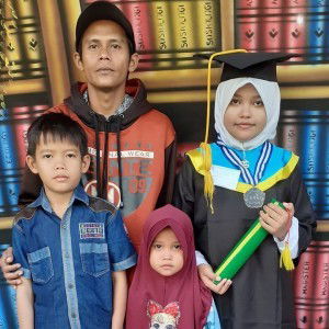 Evi Veronica profile icon